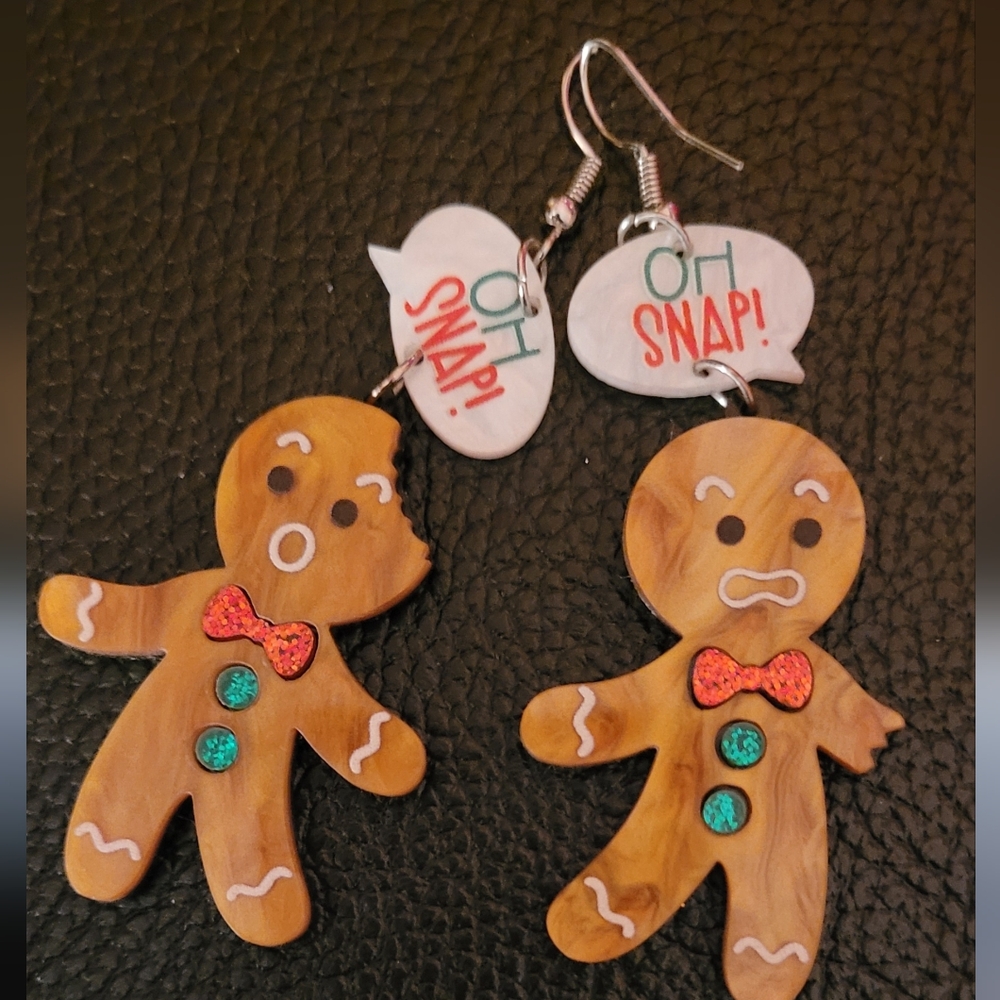Super Fun Holiday Gingerbread Man Earrings! Brand new with tags!